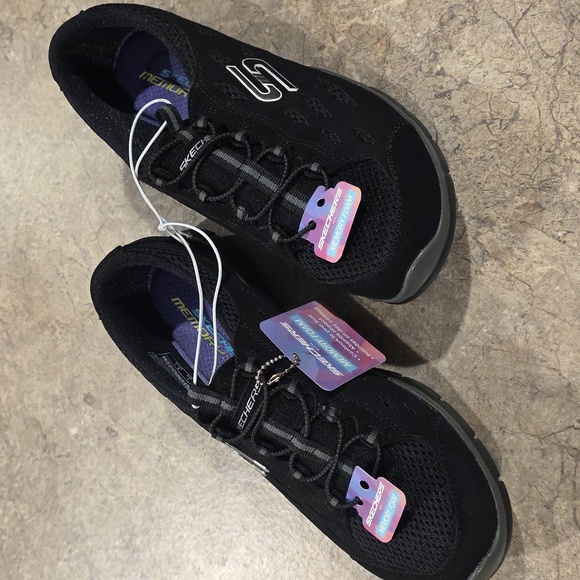 (J31) Skechers Women's Black Athletic Shoes Memory Foam Sz 8 - Picture 3 of 7